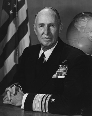 Vice_Admiral_Stuart_Howe_Ingersoll,_USN_(cropped)_WIKI_22.jpg