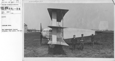 1920px-Airplanes_-_Types_-_Airplane_Type._Day_bombardment_Caproni_Triplane,_Fiat_motor,_700_H.P._Italian_Aviation_Mission_-_NARA_-_17342311.jpg