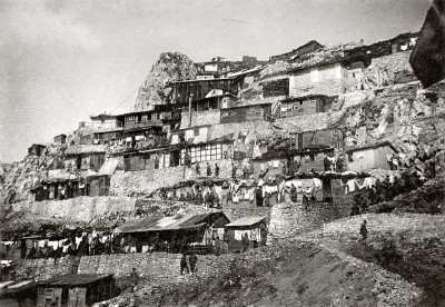 Budovy na Porte del Pasubio (zdroj artearti.net)