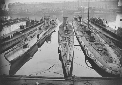 german-submarines-in-cherbourg-nh-197-185570-1024.jpg