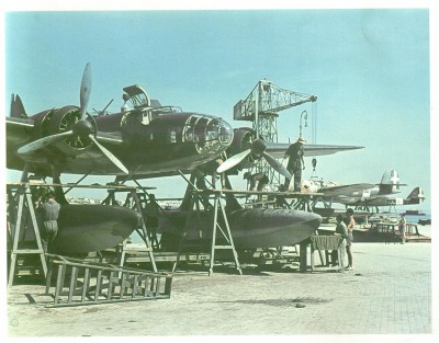 RS.14 ze 170 Sq RM. v pozadí Z.506 od 168 Sq RM a další RS.14 od 170 Sq.<br />Základna Augusta, 1942.