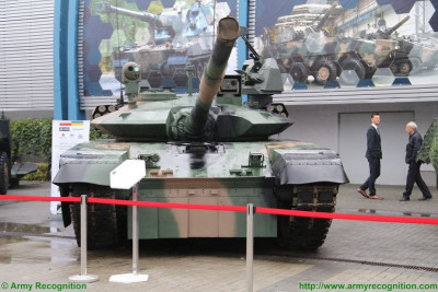 PT-17_main_battle_tank_MSPO_2017_defense_exhibition_Kielce_Poland_925_002.jpg
