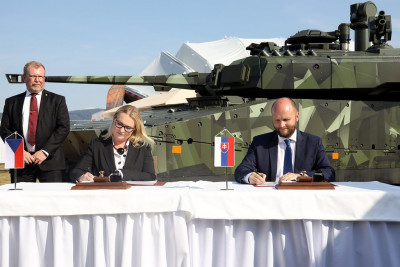 CV90-agreement-signing_Czech-MoD.jpeg