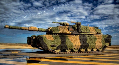 Australian Army M1A1 Main Battle Tanks testing a new camouflage.jpg