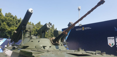 BMP-2 s 2x OZ pro loudavou munici a 1x OZ pro PTŘS Spike