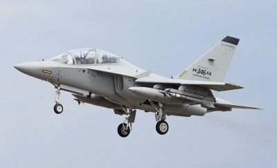 Aermacchi_M-346_(code_MT55219)_arrives_RIAT_Fairford_13July2017.jpg