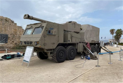 First_picture_released_on_Internet_of_Israeli-made_SIGMA_155mm_10x10_self-propelled_howitzer_925_001.jpg