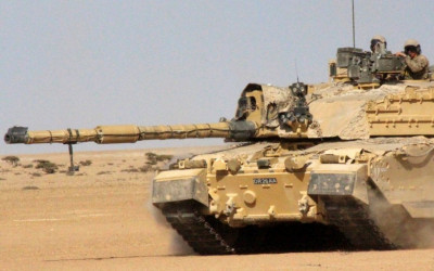 Challenger_2_MBT_and_Wildcat_prove_desert_capability_on_Ex_Khanjar_Oman_1.jpg
