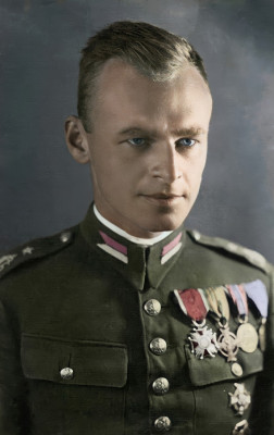 Witold_Pilecki_in_color.jpg