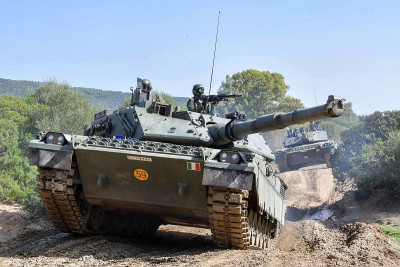 Italian_Army_-_4th_Tank_Regiment_-_Ariete_tanks_during_an_exercise_at_Capo_Teulada_October_2022.jpg