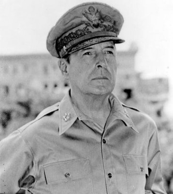 Douglas_MacArthur_Wikipedie_55.jpg