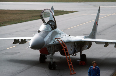 Soviet_MiG-29_DF-ST-99-04977.JPG