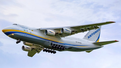 UR-82008_-_Antonov_An-124-100M_Ruslan_-_Antonov_Design_Bureau_-_VGHS.jpg