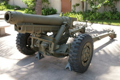 M3_105mm_Howitzer_Wiki_22.jpg