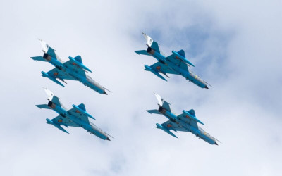 Romanian-MiG-21-LanceR-fighters-flying-in-formation-800x500.jpg