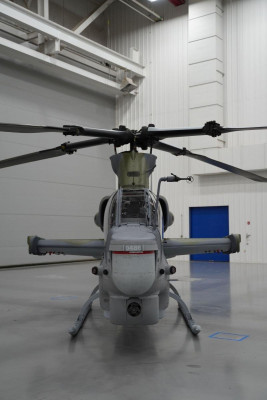 ah-1_1z_12.jpg