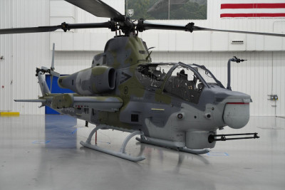 ah-1_1z_13.jpg