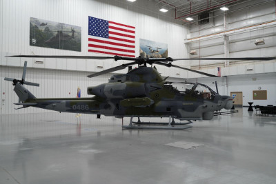 ah-1_1z_15.jpg