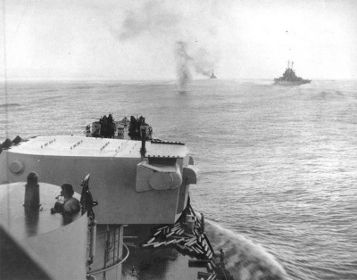 A_Japanese_plane_crashes_into_the_sea_ahead_of_USS_Columbia_(CL-56),_in_November_1943_(80-G-44059).jpg