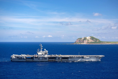 CVN76.jpg