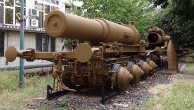 Artillerie-wagen-Bukurest.jpg