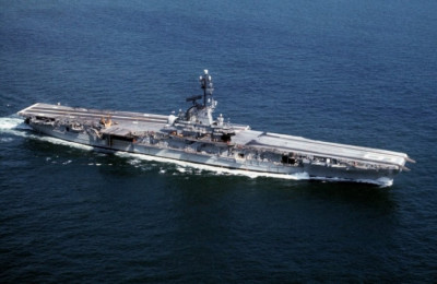 USS_Lexington_(CVS-16)_underway_in_the_1960s_33.jpg