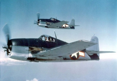 Hellcats_F6F_3,_May_1943_Wikipedie_33.jpg