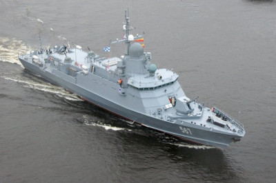 Russia-Project-22800-Karakurt-class-small_missile_boat_corvette_Uragan.jpg