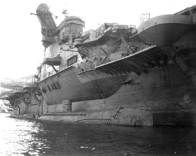 View_of_the_starboard_side_of_the_Japanese_aircraft_carrier_Junyō_at_Sasebo,_Japan,_on_26_September_1945_(USMC_136995).jpg