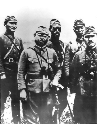Japonští důstojníci na Aleutách.jpg