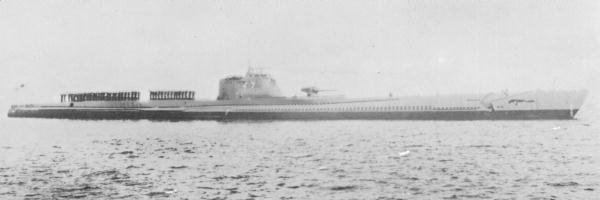 Japanese submarine I-7.jpg