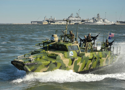 US_Navy_101022-N-6889J-107_Sailors_assigned_to_Riverine_Group_1_conduct_maneuvers_aboard_Riverine_Command_Boat_(Experimental)_(RCB-X)_at_Naval_Stat.jpg