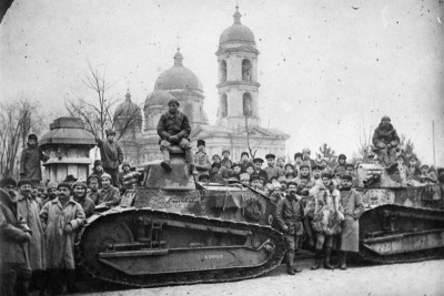 renault-tanks-in-Odesa-1918-scaled-e1640361141671.jpg