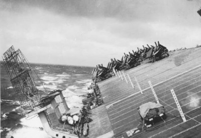 USS_Cowpens_(CVL-25)_during_Typhoon_Cobra_22.jpg