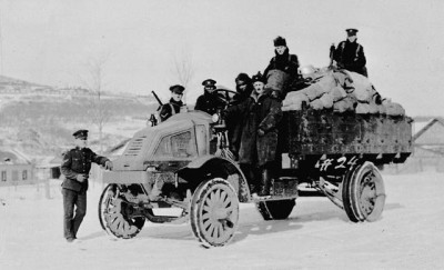 Canadian_Siberian_Expeditionary_Force_in_Vladivostok_1919.jpg