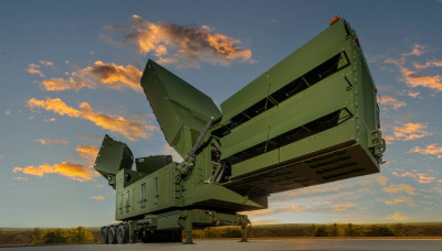 The-Armys-LTAMDS-radar-can-track-and-identify-the-full-range-of-threats-–-drones-cruise-missiles-ballistic-missiles-even-hypersonics-–-simultaneously.-Photo-courtesy-of-Raytheon-1536x877.jpg