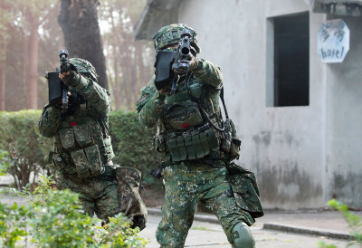 230113085415-04-taiwan-extends-mandatory-military-service.jpg
