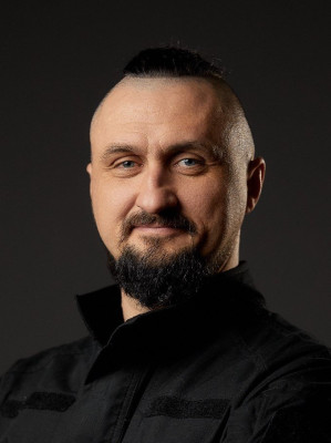 Oleksandr_Kamyshin_official_portrait_(cropped).jpg
