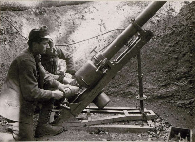 12-cm-minenwerfer-in-feuerstellung-bildid-15720177-f59700-1024.jpg
