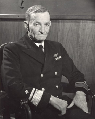 17.30_Foto_Vice_Admiral_John_S_McCain_Wikipedia.jpg