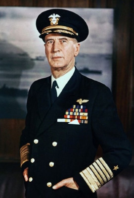 12.47_Foto_FADM_Ernest_J._King_Wiki_44.jpg