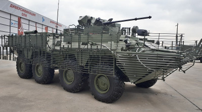 BTR-82AT_during_the__Armiya_2021__exhibition.jpg