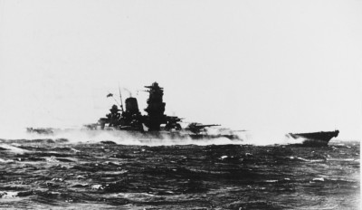 Jamato v průlivu Bungo 1941.jpg