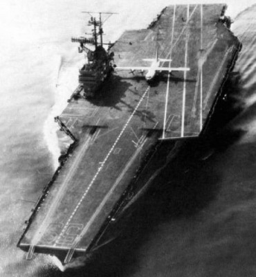 Lockheed_KC-130F_Hercules_aboard_USS_Forrestal_(CVA-59)_on_30_October_1963.jpg