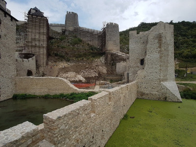 Golubav-vnejsi-pevnost.jpg