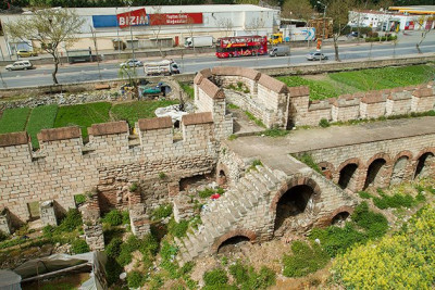 Istanbul-City-Walls.jpg