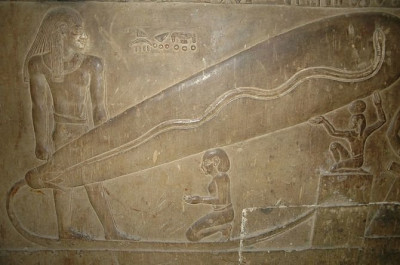Giza-egypt-relief.jpg