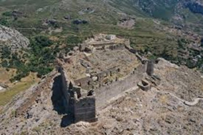 Castello Rosso letecky JZ.jpg