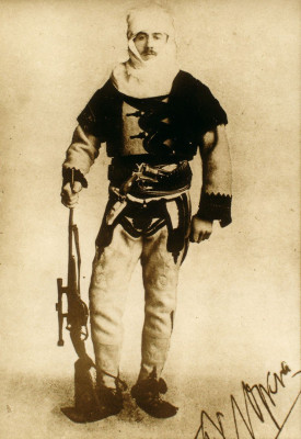 Baron_Franz_Nopcsa_in_Albanian_uniform.jpg