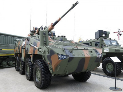 640px-Barys_8x8_APC.jpg